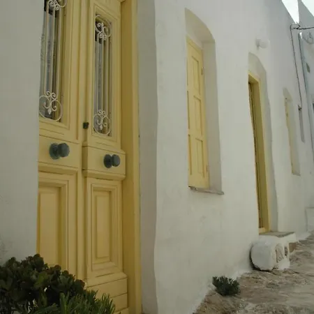 Open Space House At The Castle Of Chora, בית נופש